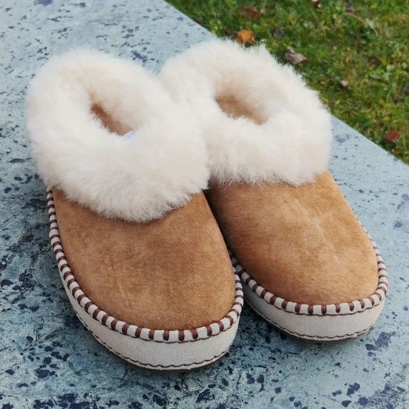 UGG® Australia Wrin Suede Chestnut Slippers Size 5 - Picture 1 of 8